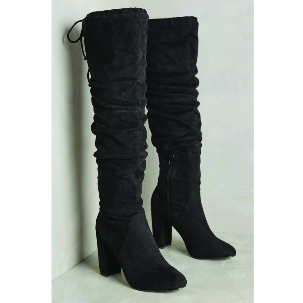 Size 8.5 black faux suede knew boot
